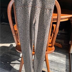 Alo Yoga Leopard Print Leggings